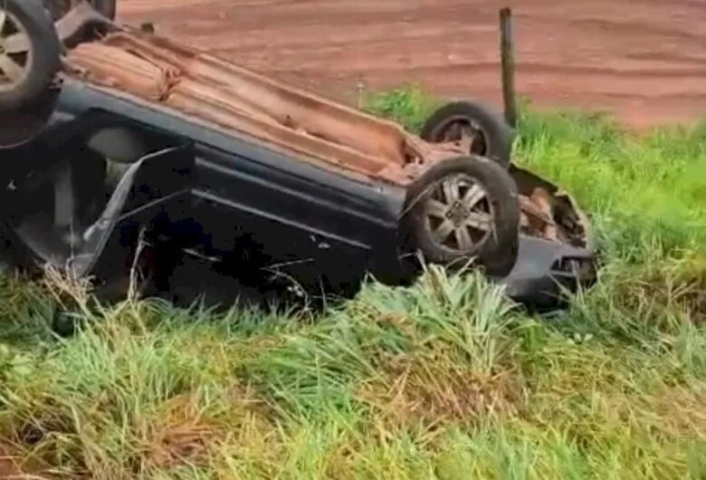 Homem é encontrado morto horas após Corolla ser localizado capotado entre Deodápolis e Ipezal