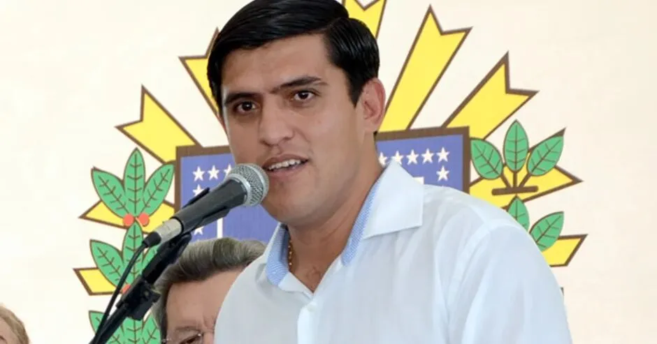 Ex-prefeito paga rescisão com cheque sem fundo e leva multa do TCE em Fátima do Sul