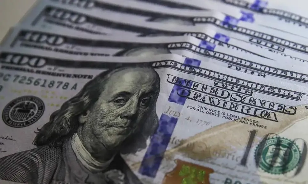 Dólar cai 0,97% e fecha a R$ 5,35 após reação do mercado às eleições